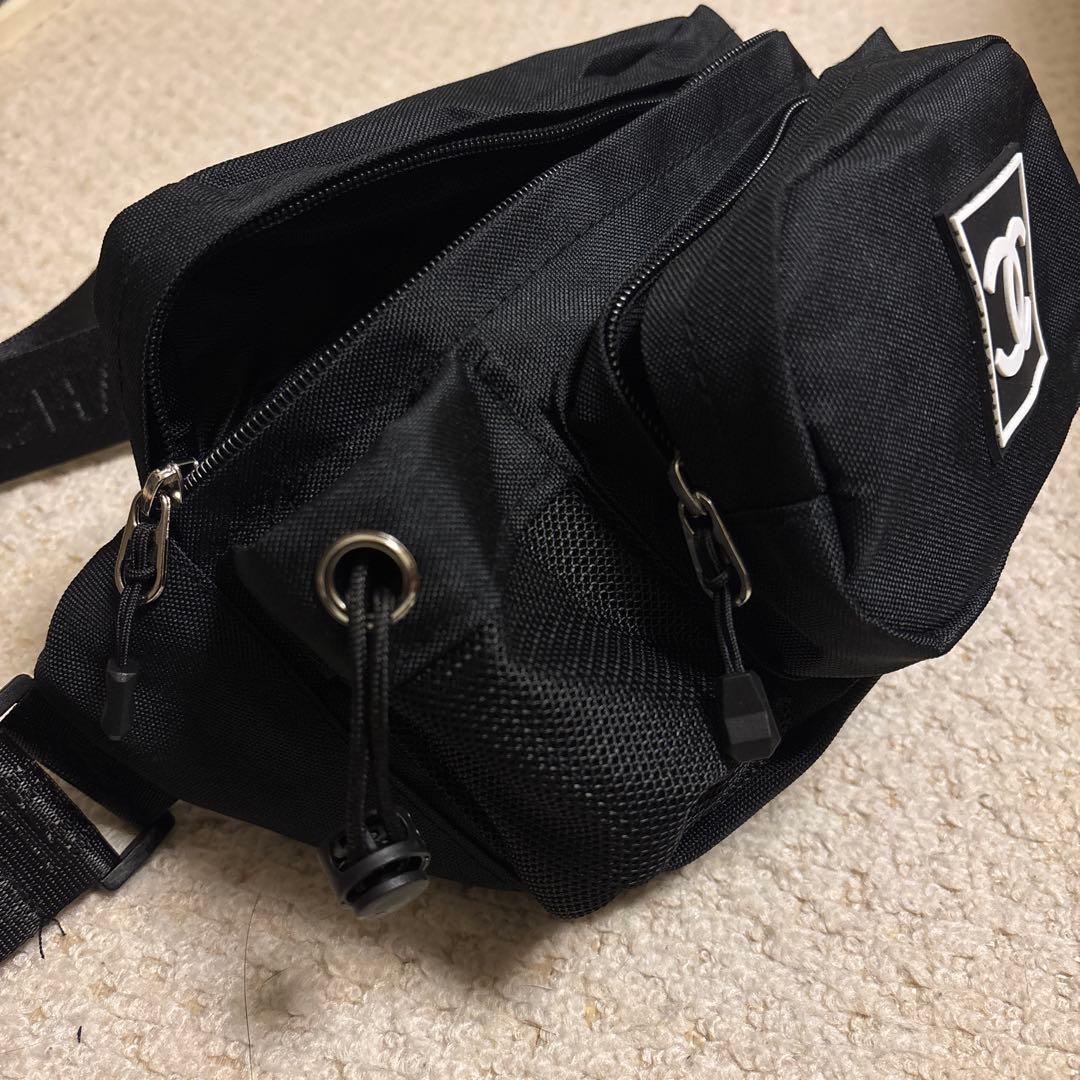 シャネル ノベルティ ボディバッグ 黒 - メルカリ