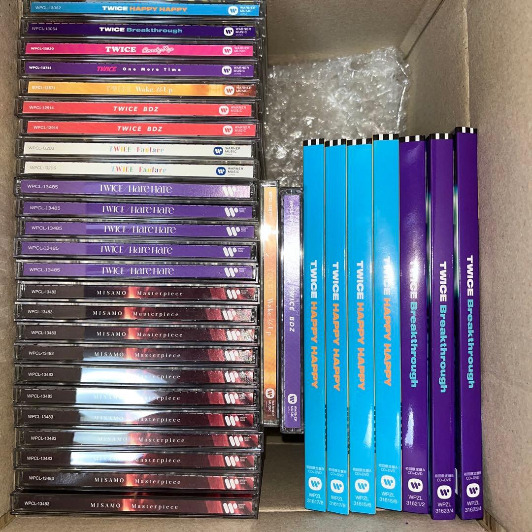 twice misamo日本版　CD 44枚セット　ハイタッチ券 トレカ付き TWICE アルバム ハイタッチ券 IDカード トレカ MOMO モモ - メルカリ