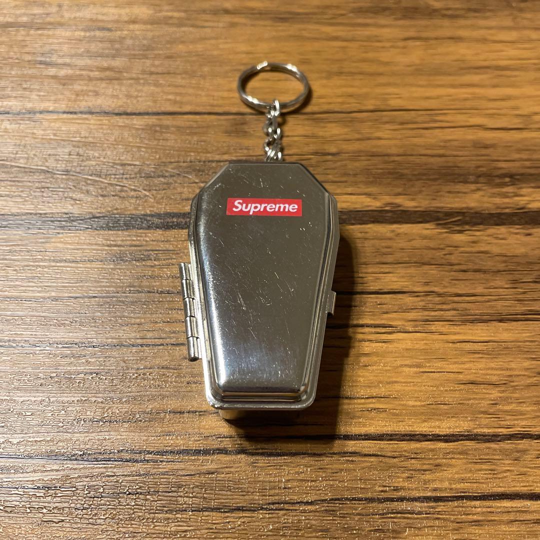 17AW Supreme Coffin Keychain 携帯灰皿 キーホルダー - メルカリ