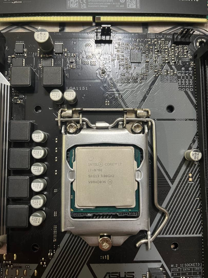 ASUS マザーボード　メモリ16gb x2 CPU i7 -9700 セット