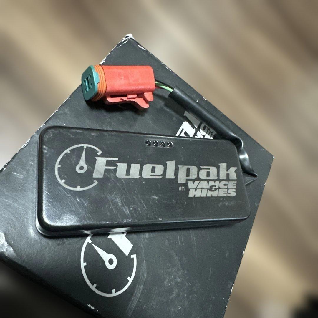 VANCE&HINES Fuelpak FP3 （4-PIN ）中古稼働品！ - パーツオンライン