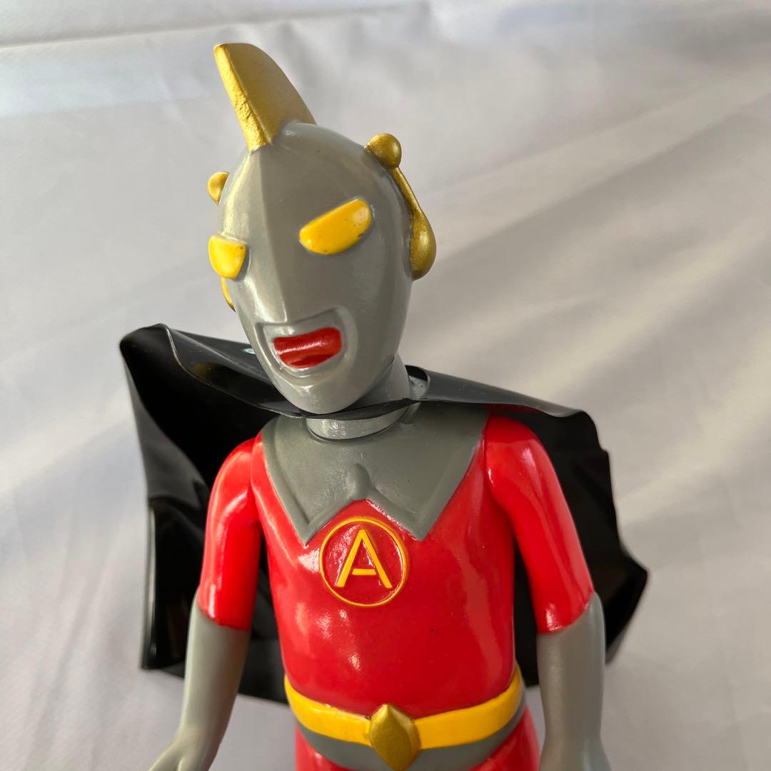 マルサン 復刻 怪傑透明ウルトラエース ソフビ サインカード？怪獣新聞