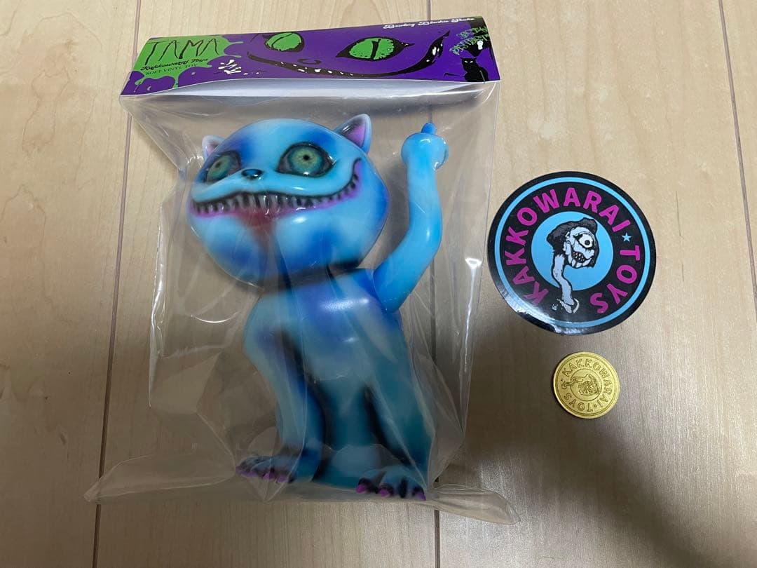 wf2026w かっこわらい雑貨店 TAMA ソフビ ステッカー コイン付き