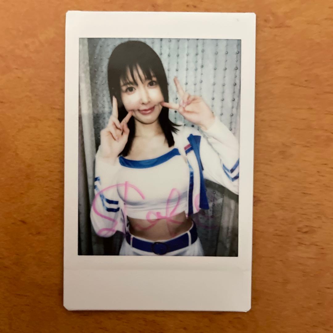 仁藤さや香さんサイン入りチェキ - メルカリ
