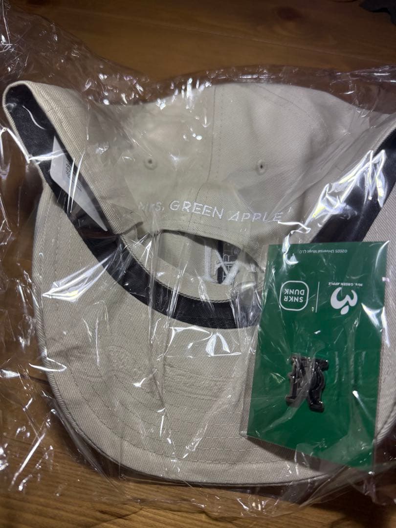 Mrs.GREEN APPLE NEW ERA スニダン BEIGE ピンズ付 - メルカリ