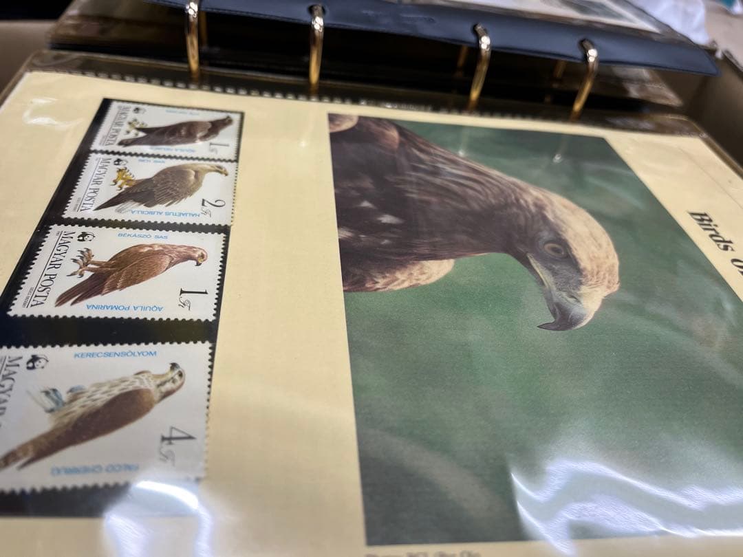 WWF オフィシャル 切手アルバム - メルカリ