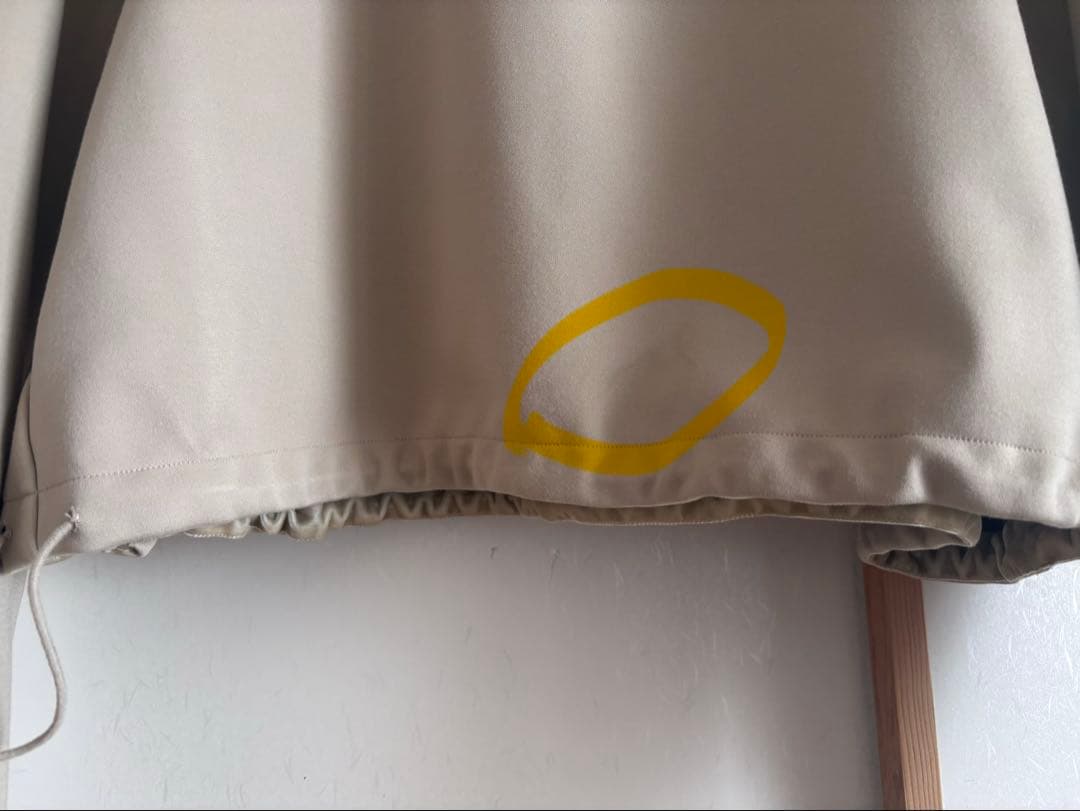 ビアズリー 刺しゅう入りクロップトレーナー ベージュ - メルカリ