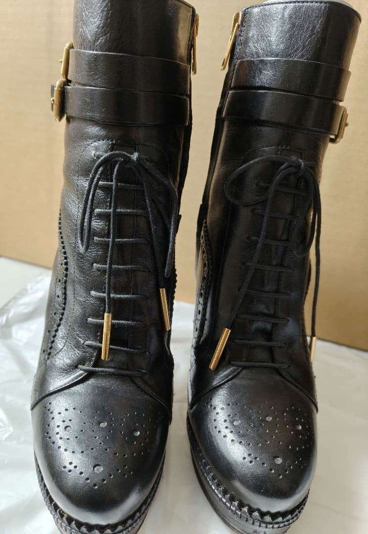 BURBERRY ハイヒール ミドルブーツ ウィングチップ 美品 - メルカリ