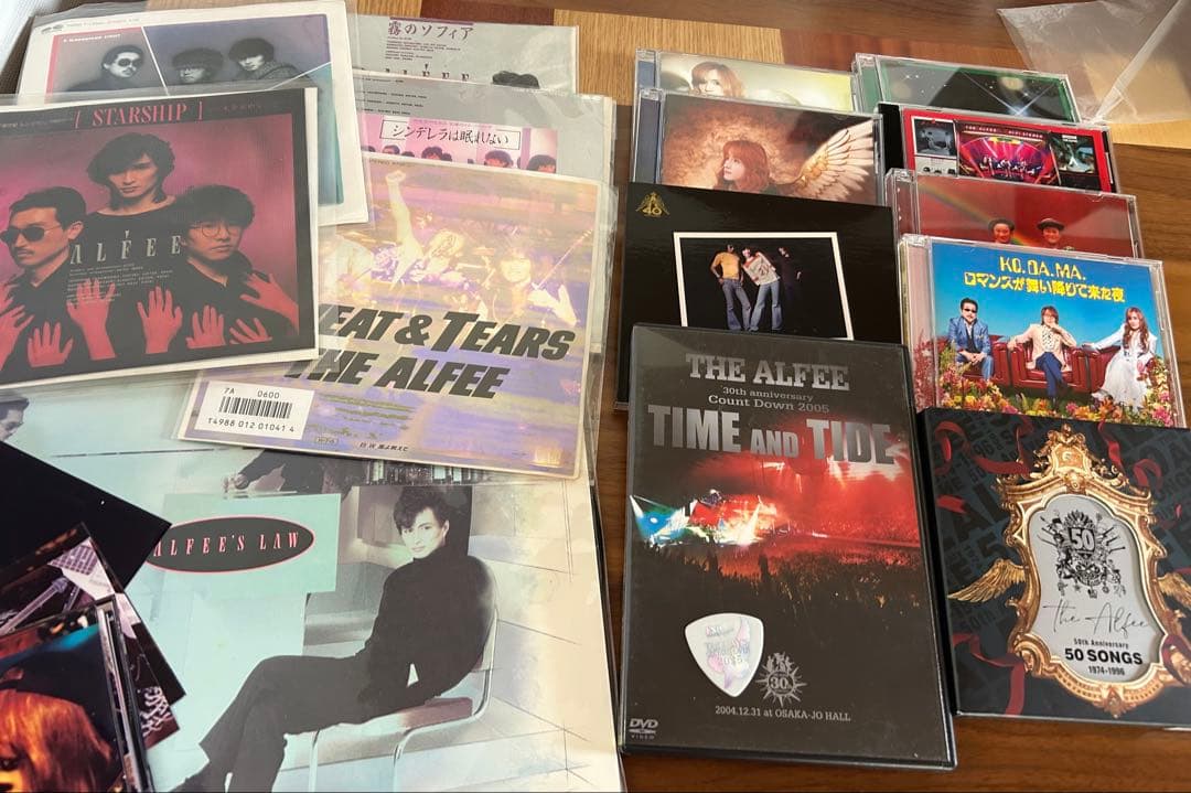 【まとめ売り】THE ALFEEレコードCD DVD ピック 写真 red-monkey_5988800001033