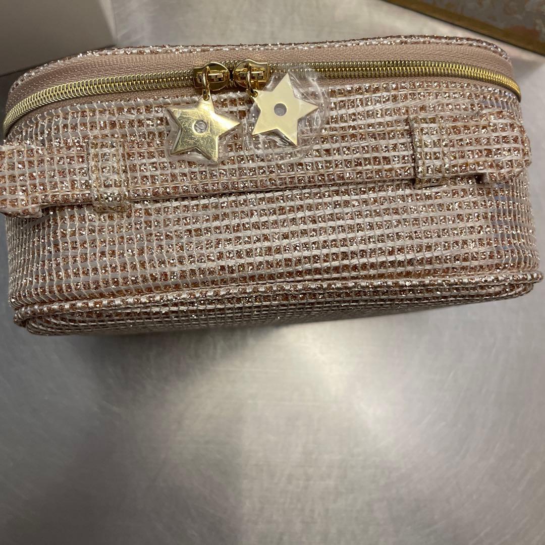 ディオール クリスマスオファー2025 diorホリデー ポーチ ノベルティ