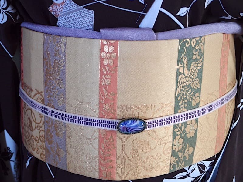 織りの九寸名古屋帯（横段に唐花文）長373 正絹美品