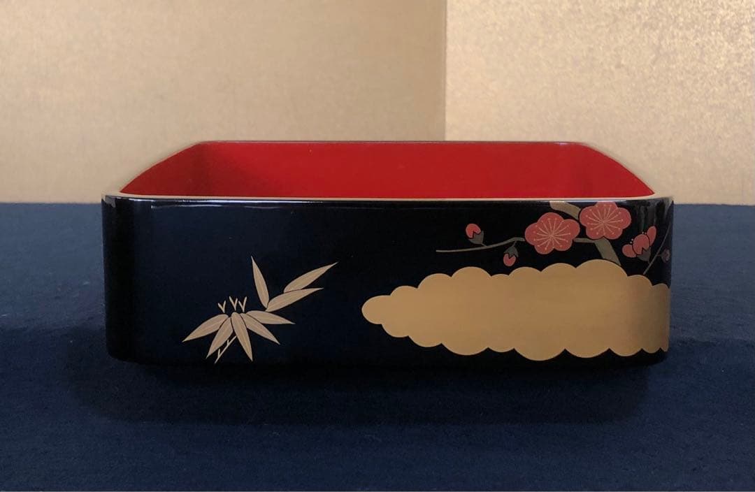 《R》輪島塗 雲松竹梅蒔絵 三段重 重台付 木製漆器 木箱　260116き4