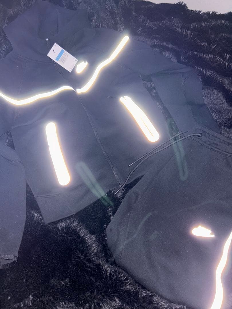 Tee Shyne着用Nike テックフリースリフレクティブ - メルカリ