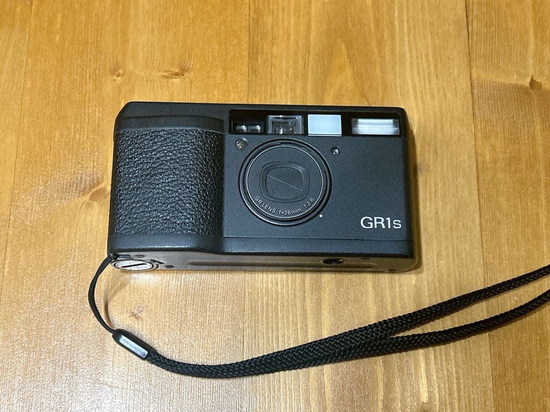 RICOH GR1s コンパクトフィルムカメラ プロ仕様のコンパクトフィルム Ricoh GR1sが入荷しました