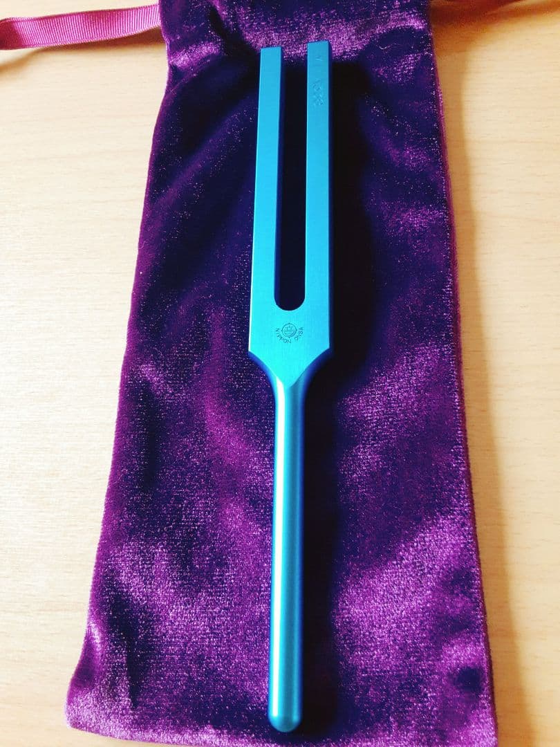 【美品】639Ｈｚ 深海チューナー アーティスティック マドモアゼル・愛 巾着付