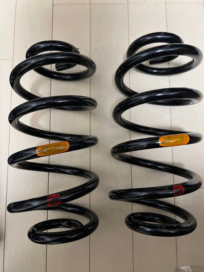 トヨタ80ヴォクシー、ノア、エスクァイア純正サスペンション - メルカリ