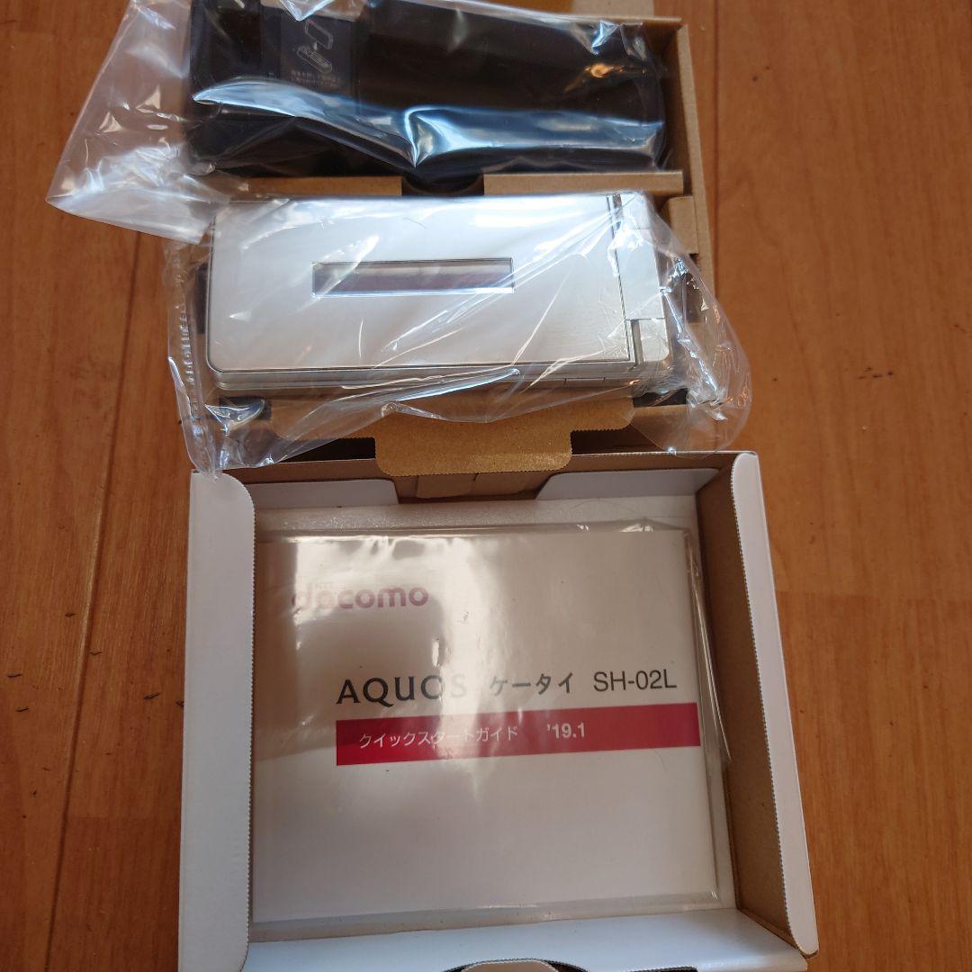 ガラホ AQUOS ケータイ SH-02L 本体 ゴールド AQUOS ケータイ 【美品】AQUOSケータイ SH-02L ゴールド docomo SIM