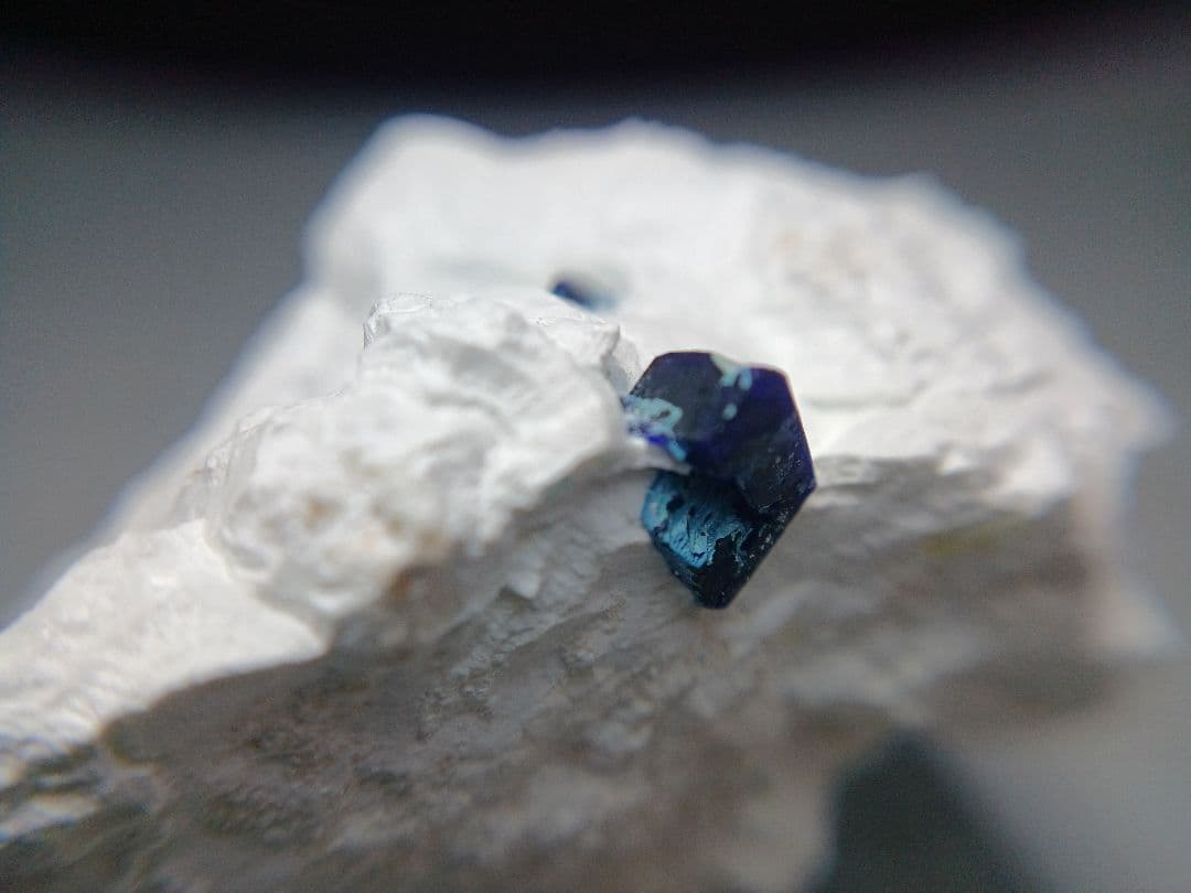 ご*う様 国産鉱物　逸見石　7.5mm　原石　ヘンミライト　鉱物標本