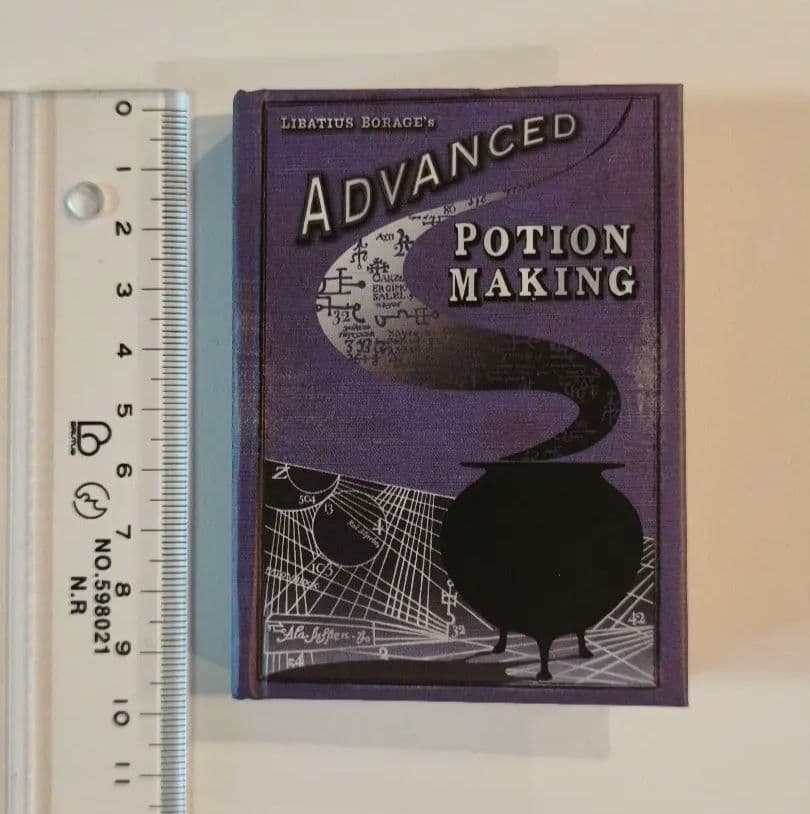魔法薬学 教科書 レプリカ ミニサイズ - メルカリ