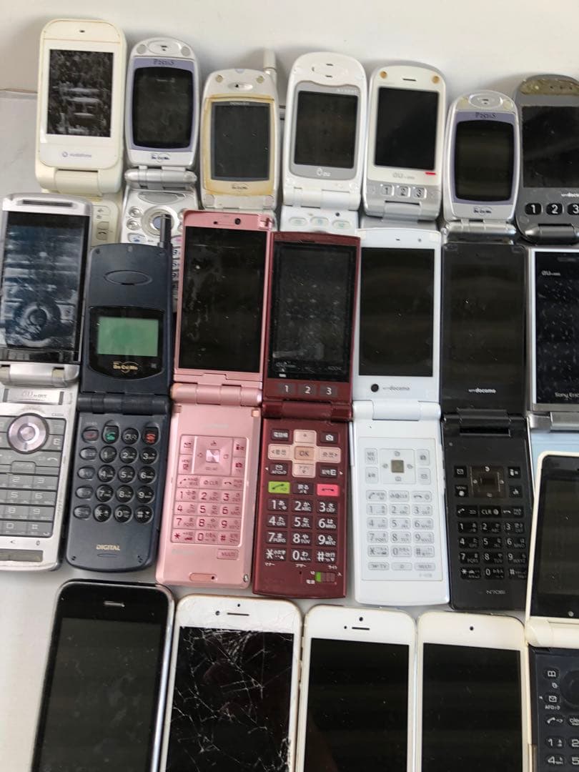 携帯電話　45点　ジャンク品　まとめ売り(D181)