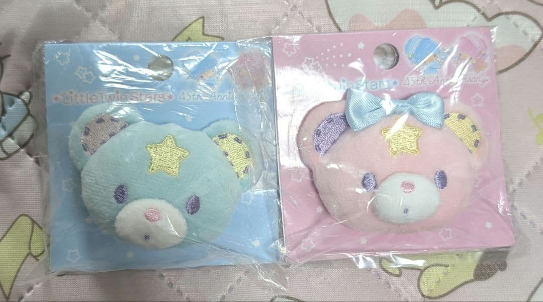 パフポフ マスコットブローチ リトルツインスターズ キキララ - メルカリ