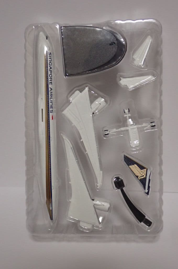 猛*魂様 世界のエアライン シンガポール空港ウイングキット