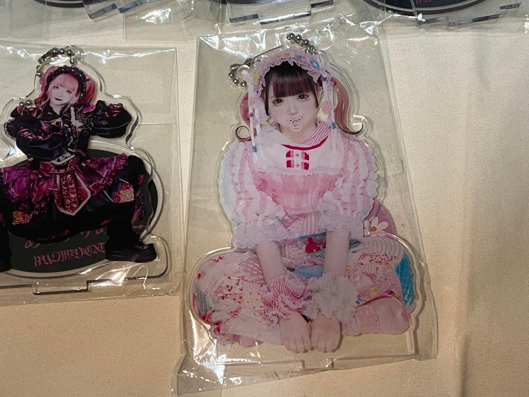 アクリルスタンド ありすりあ MAD MEDiCiNE ちちゃめど - メルカリ