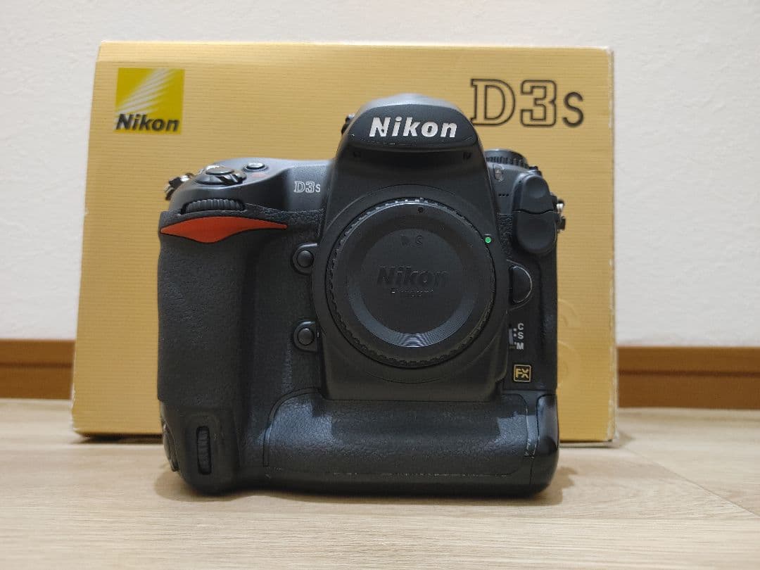 Nikon D3s デジタル一眼レフ アナログ感が残るデジタル一眼レフ機は、趣味のカメラとしてはやはり