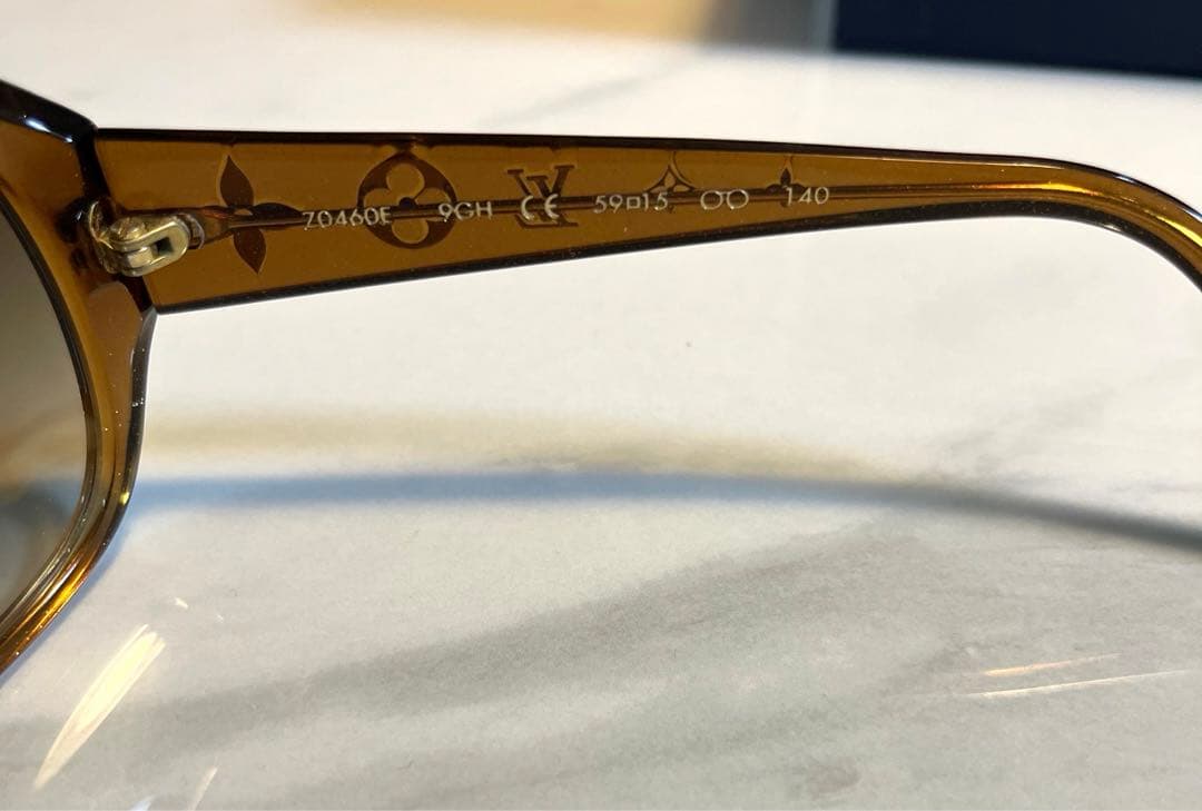 HMMH7様 専用です】ヴィトンサングラス 正規品 取り扱い説明書あり