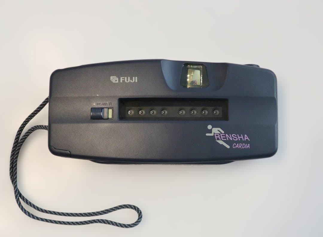 FUJIFILM 連写カルディア Byu〜n｜8コマ連続撮影・希少モデル