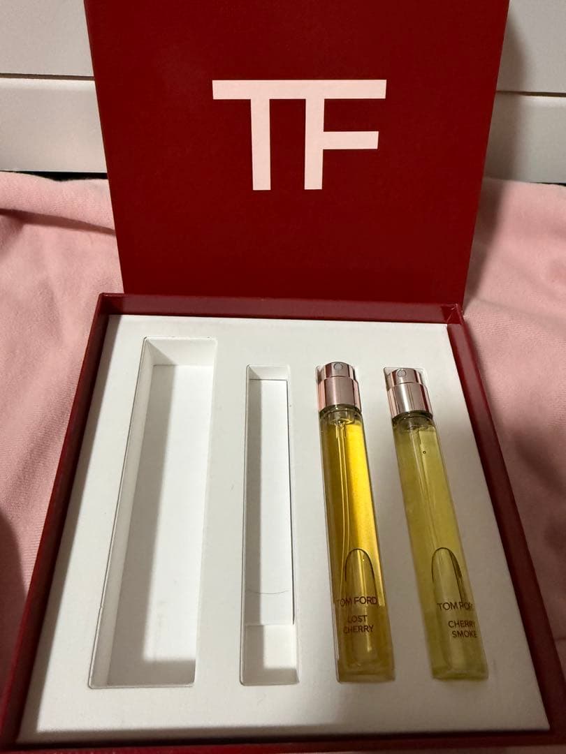 トムフォード　TOM FORD CHERRY SMOKE Cherry Smoke Eau de Parfum Fragrance with Saffron & Smoky Woods