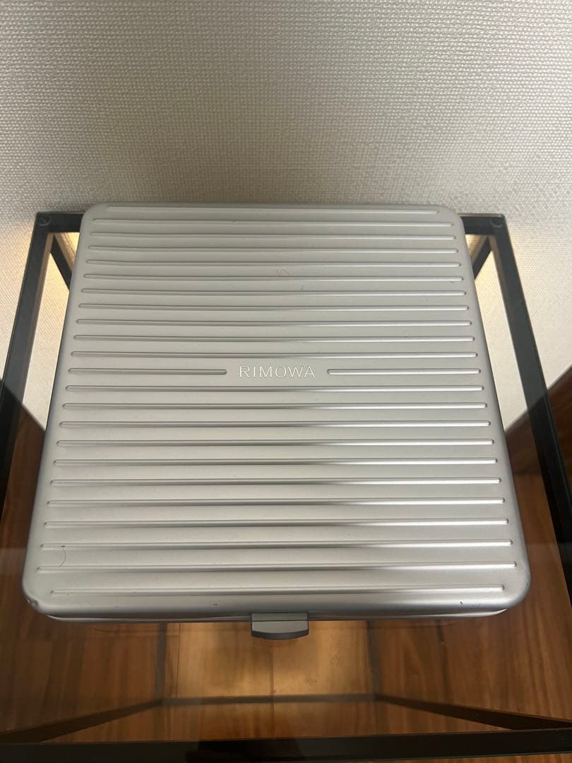 さBang&Olufsen× RIMOWA H9i ワイヤレスヘッドホン Bang＆Olufsen、RIMOWAとコラボしたエレガントなワイヤレスヘッドホン