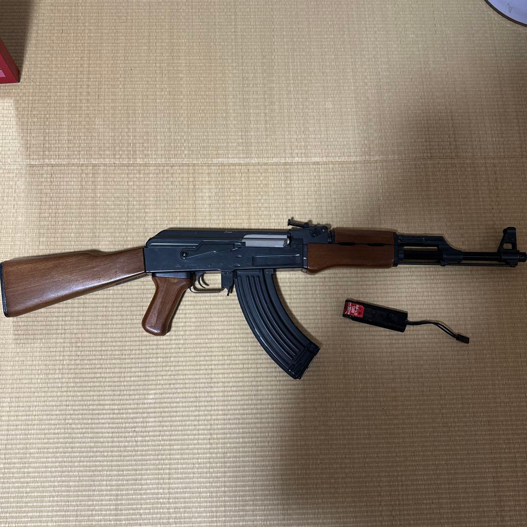 AK-47 エアガン ゼンマイマガジン付き (バッテリー付き) AK-47 エアガン ゼンマイマガジン付き (バッテリー付き) AK-47