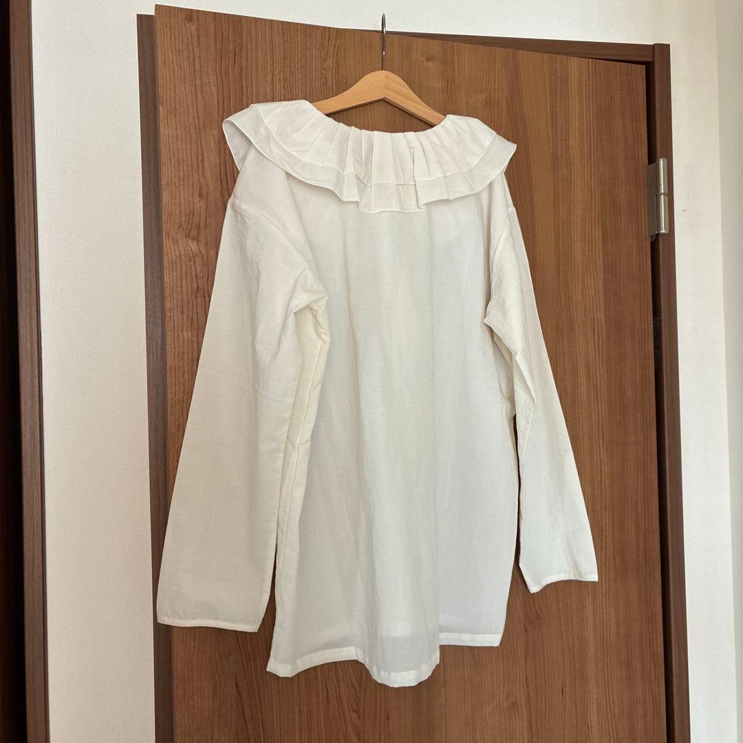 定価22,000円 新品タグ付き☆yoli シンプルフリルブラウス オフ