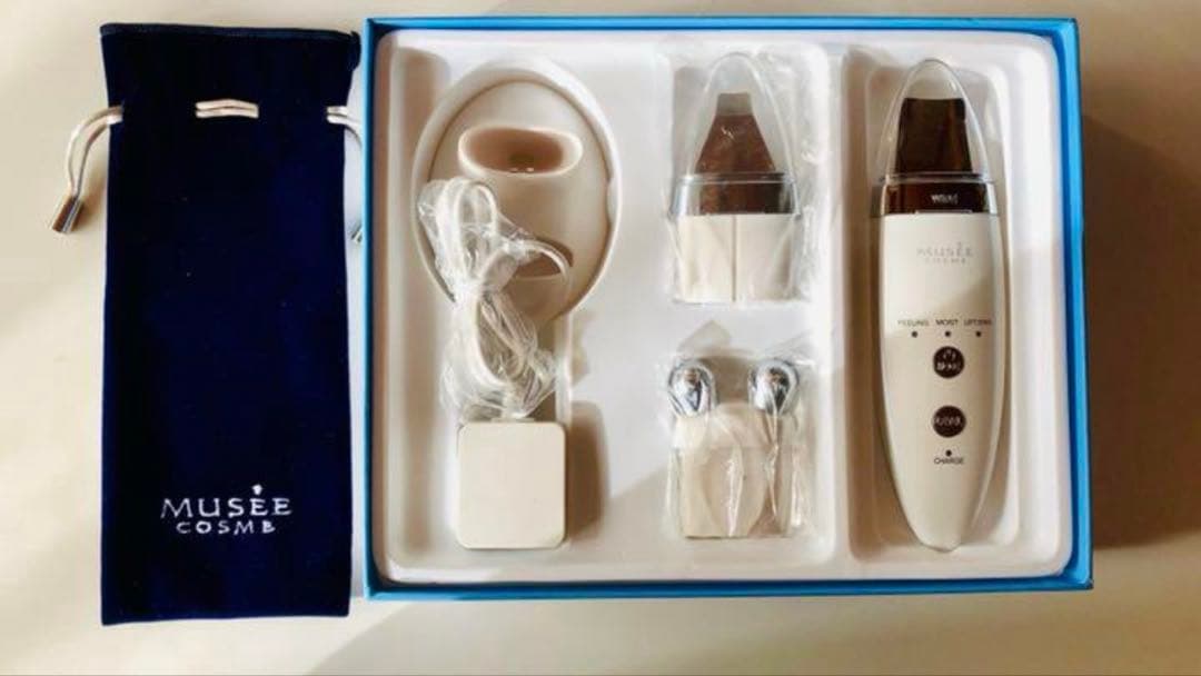 MUSEE COSME 美顔器 充電器付き ミュゼ美顔器（充電ケーブルあり！）の通販 by himechan's shop｜ラクマ