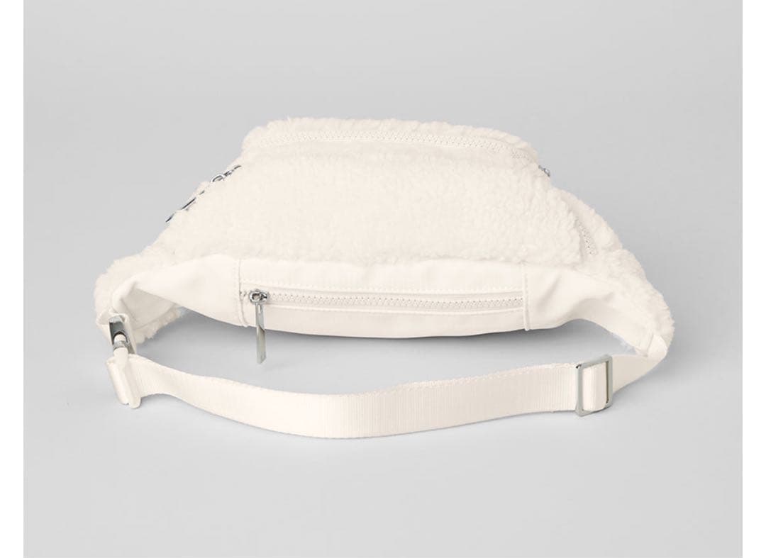 ロサンゼルス発大人気ブランド 新品 alo ボディバッグ ウエストポーチ