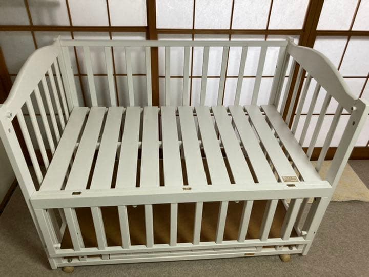 値下げ 美品 コンビミニ ベビーベッド 白 - メルカリ