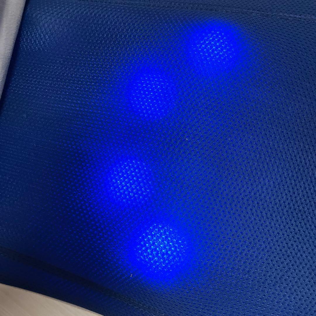 ネイビー セール LEDライト付きマッサージクッション