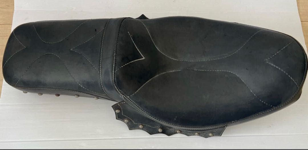 ショベル用4速フレーム用サドルマン当時物シート - パーツ新 発売