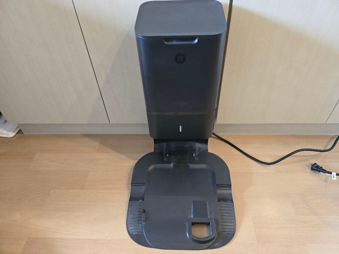 iRobot Roomba i3 本体 充電ドック付き - メルカリ