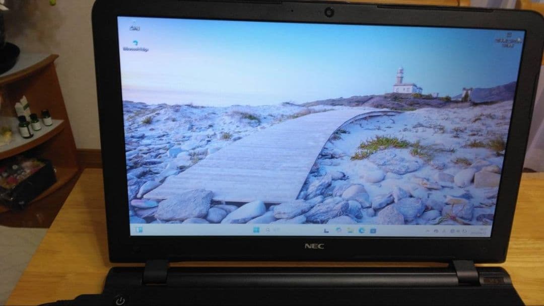 NEC VK20LF-S i3-5005U メモリ8GB SSD128