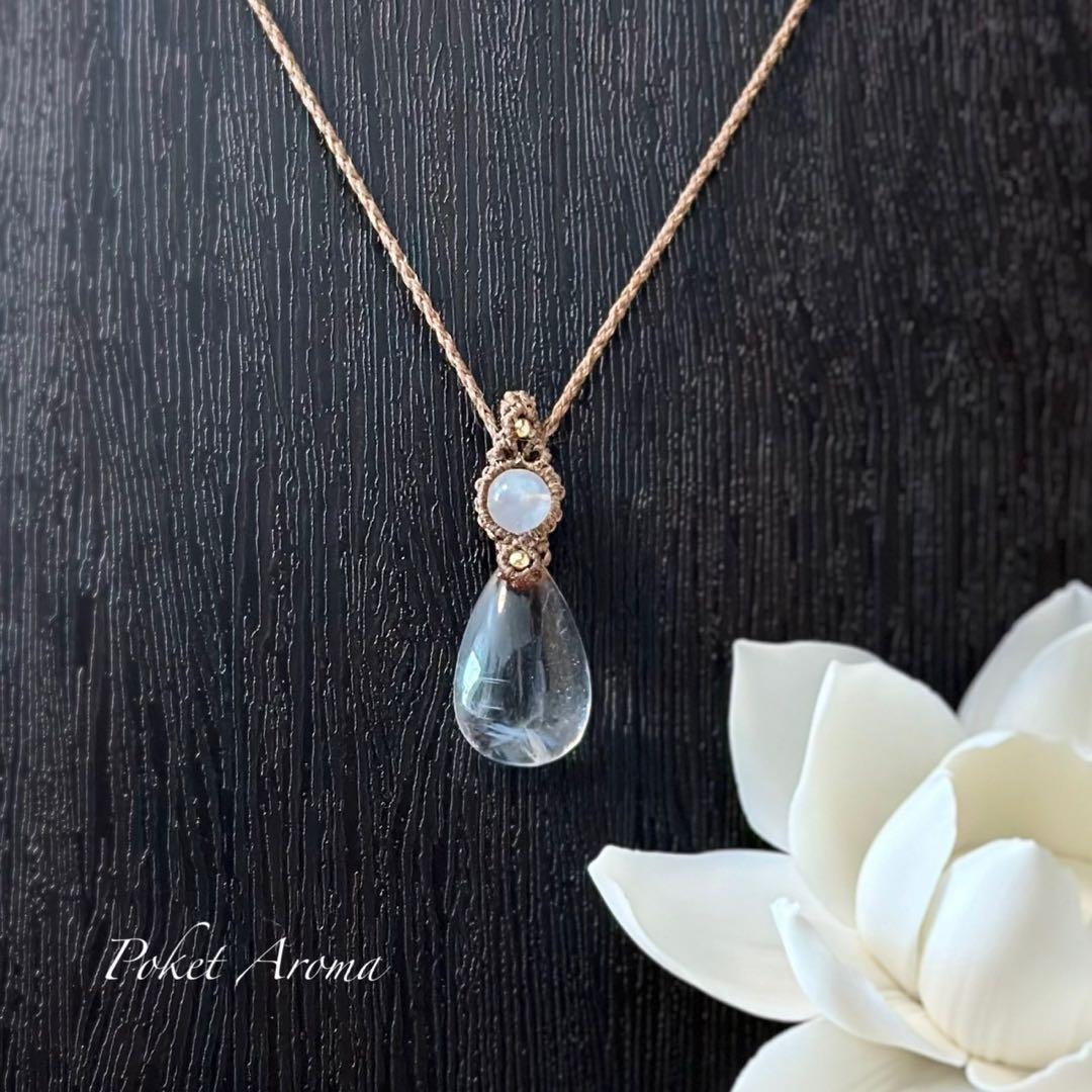 純誌』ブルーエンジェルラダークォーツとブルームーンストーンの