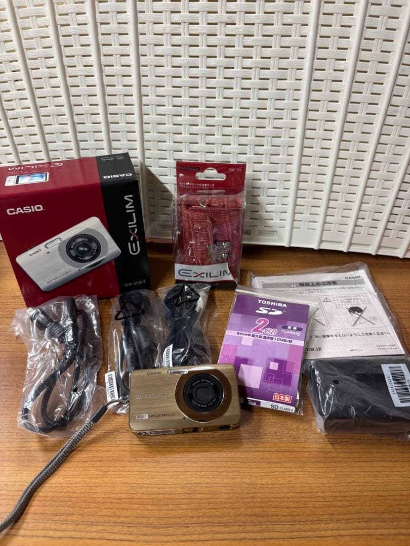 【ちぇんちぇい】CASIO EXILIM コンパクトデジタルカメラ Amazon | CASIO デジタルカメラ EXILIM EX-ZR70PK 「自分撮りチルト