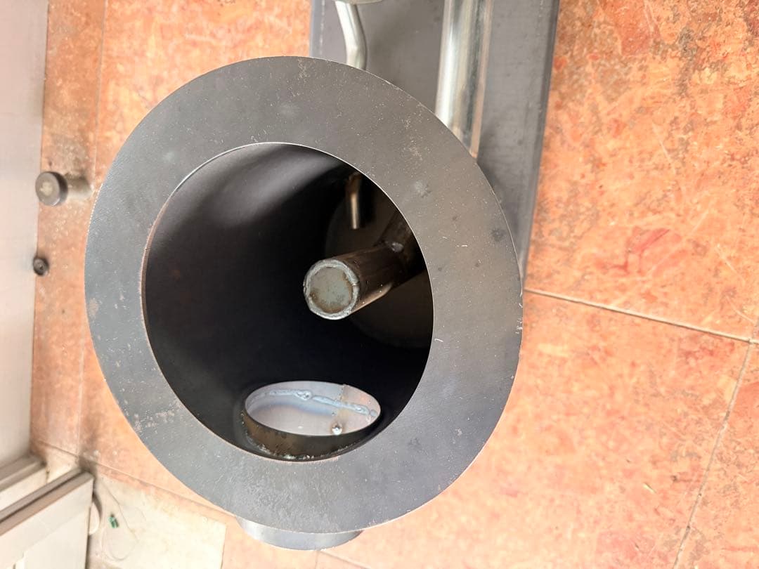 廃油ストーブ 耐熱塗装無し 送風機付き - メルカリ