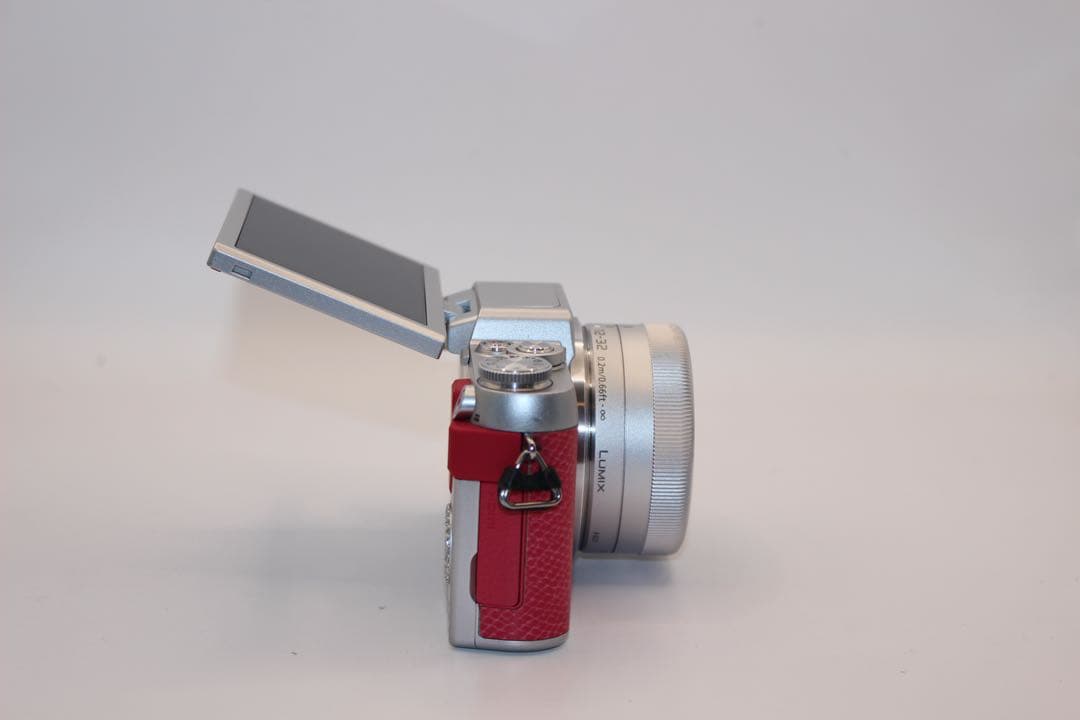 ☆人気カラー☆ショット数2910回☆ LUMIX DMC-GF7 レンズキット - メルカリ