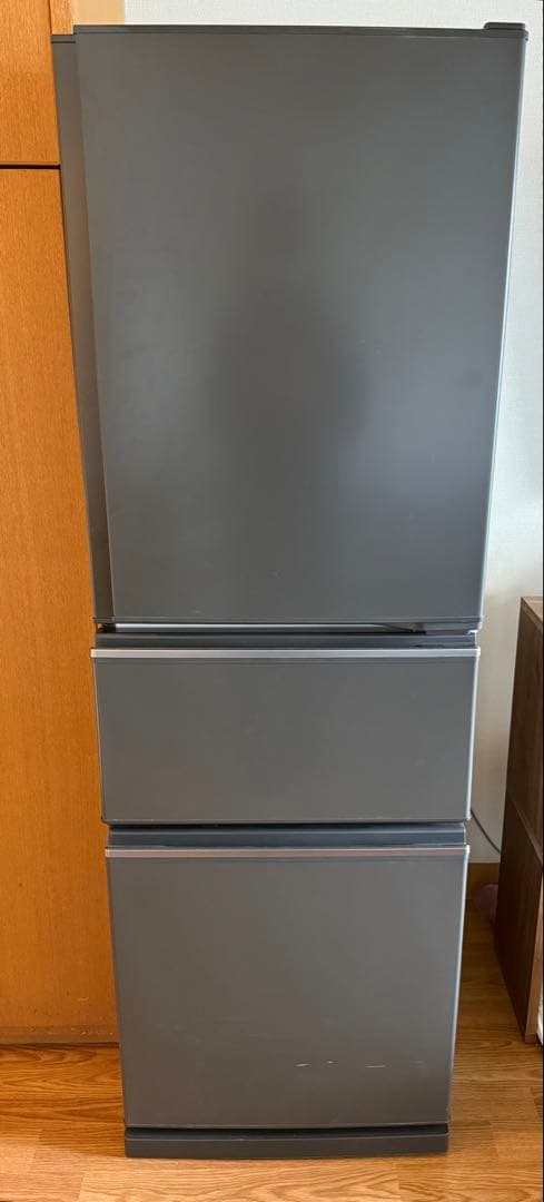 ▪️利用半年のみ、2024年製▪️送料込み▪️272L 三菱電機　冷蔵・冷凍庫 4573637003332_1.jpg