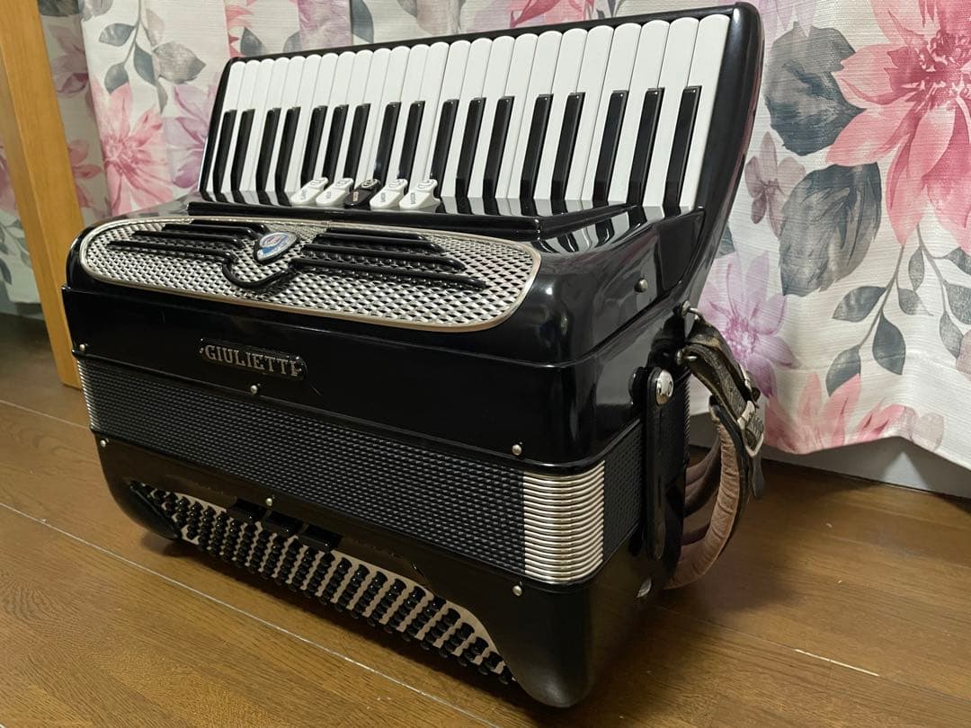 GIULIETTI アコーディオン ブラック M52 - メルカリ