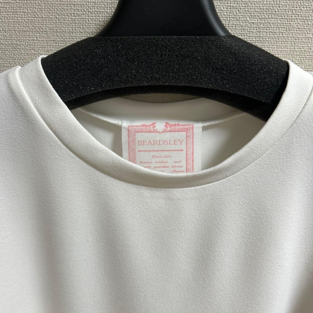 ビアズリー beardsley Tブラウス F サイズ ホワイト - メルカリ