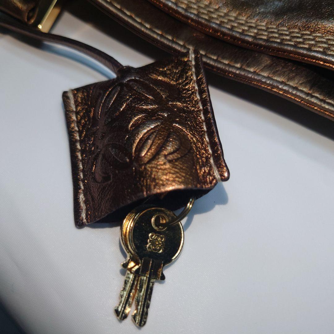 LOEWE ブロンズ 刺繍ロゴ ショッパー トートバッグ 南京錠 - メルカリ