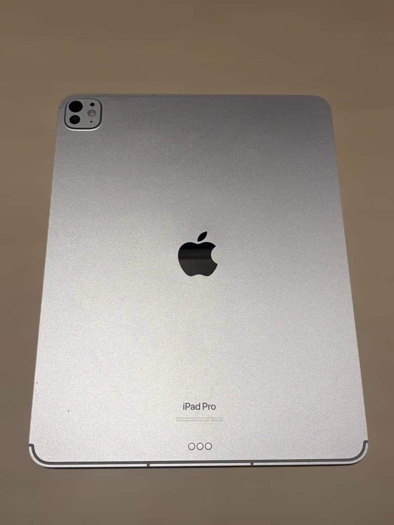 【美品】M4 iPadPro 11インチ Wi-Fi　シルバー　2024年 Apple iPad Pro 11インチ (M4) Wi-Fi 256GB 2024年春モデル 価格比較